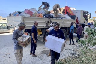 Une semaine après les inondations dévastatrices dans la ville libyenne de Derna, l'aide internationale continue d'arriver.